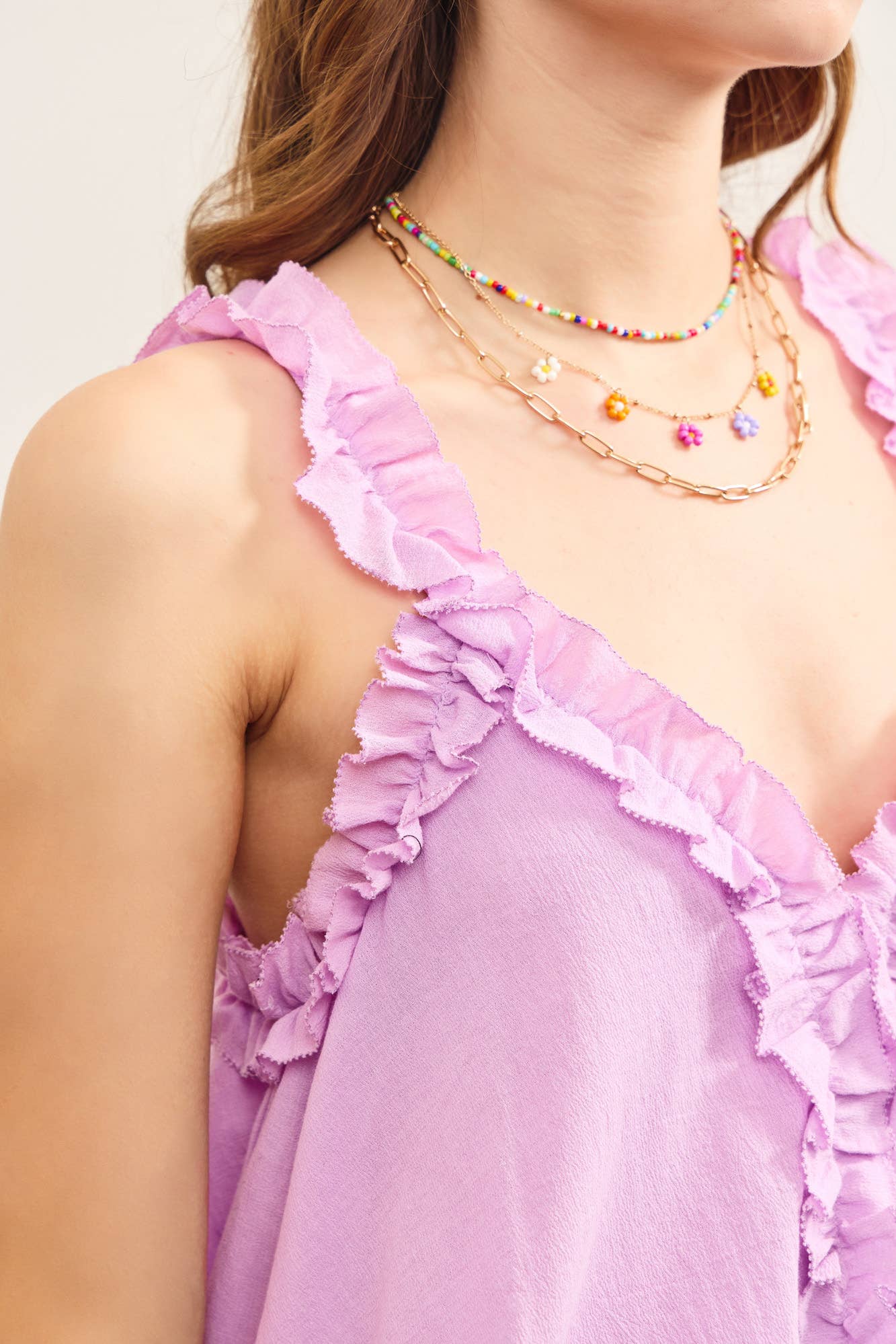 GATHERED RUFFLE STRAP V NECK TOP: White / S