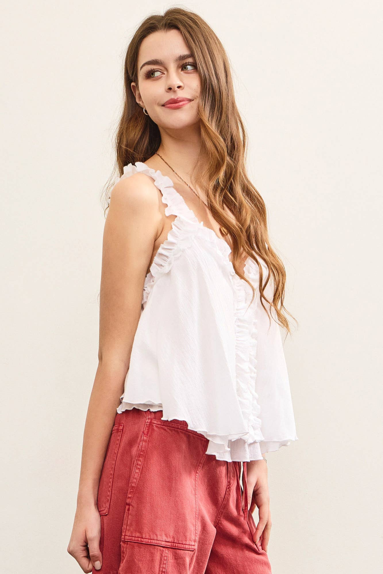 GATHERED RUFFLE STRAP V NECK TOP: White / S