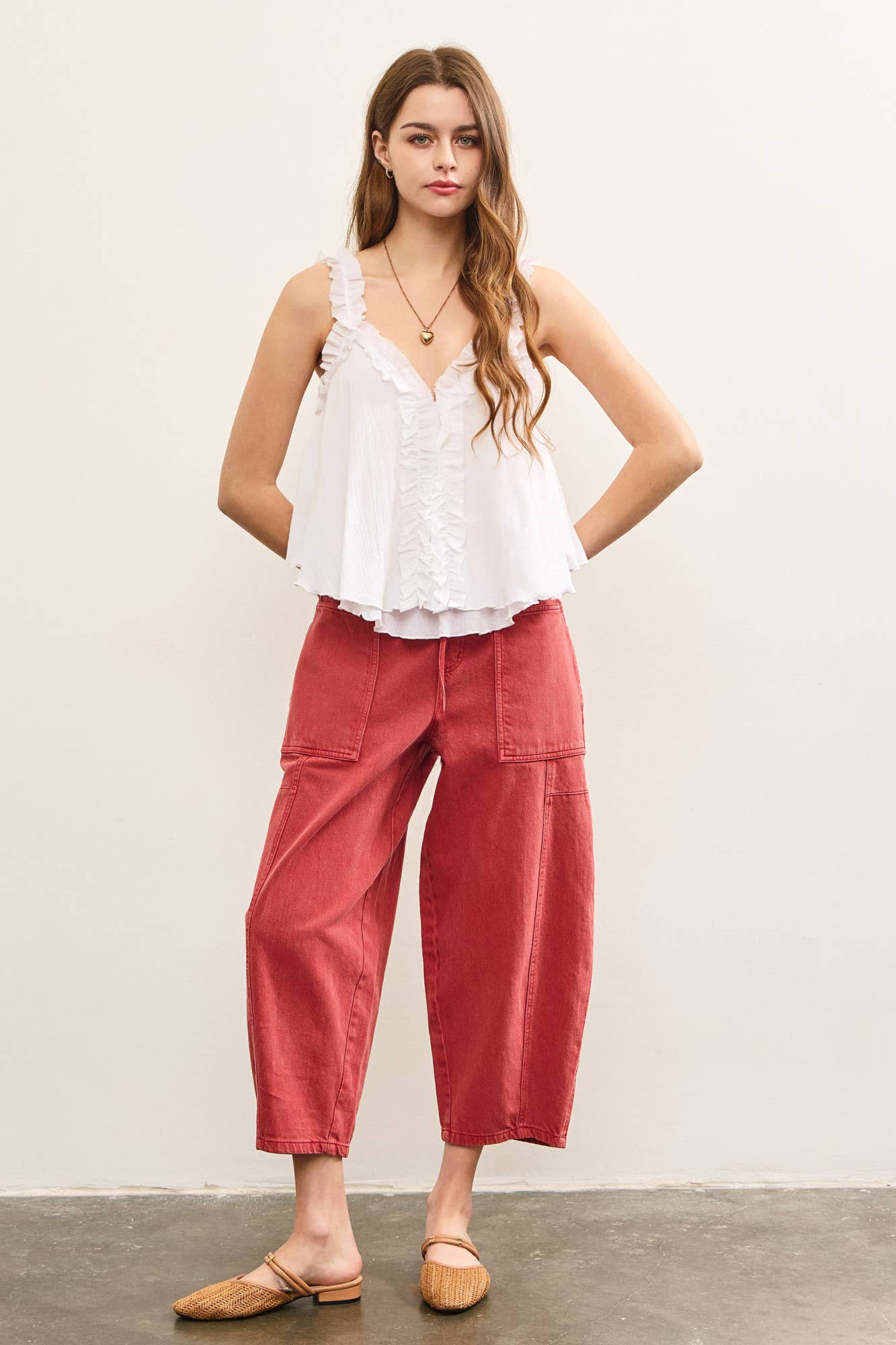GATHERED RUFFLE STRAP V NECK TOP: White / S