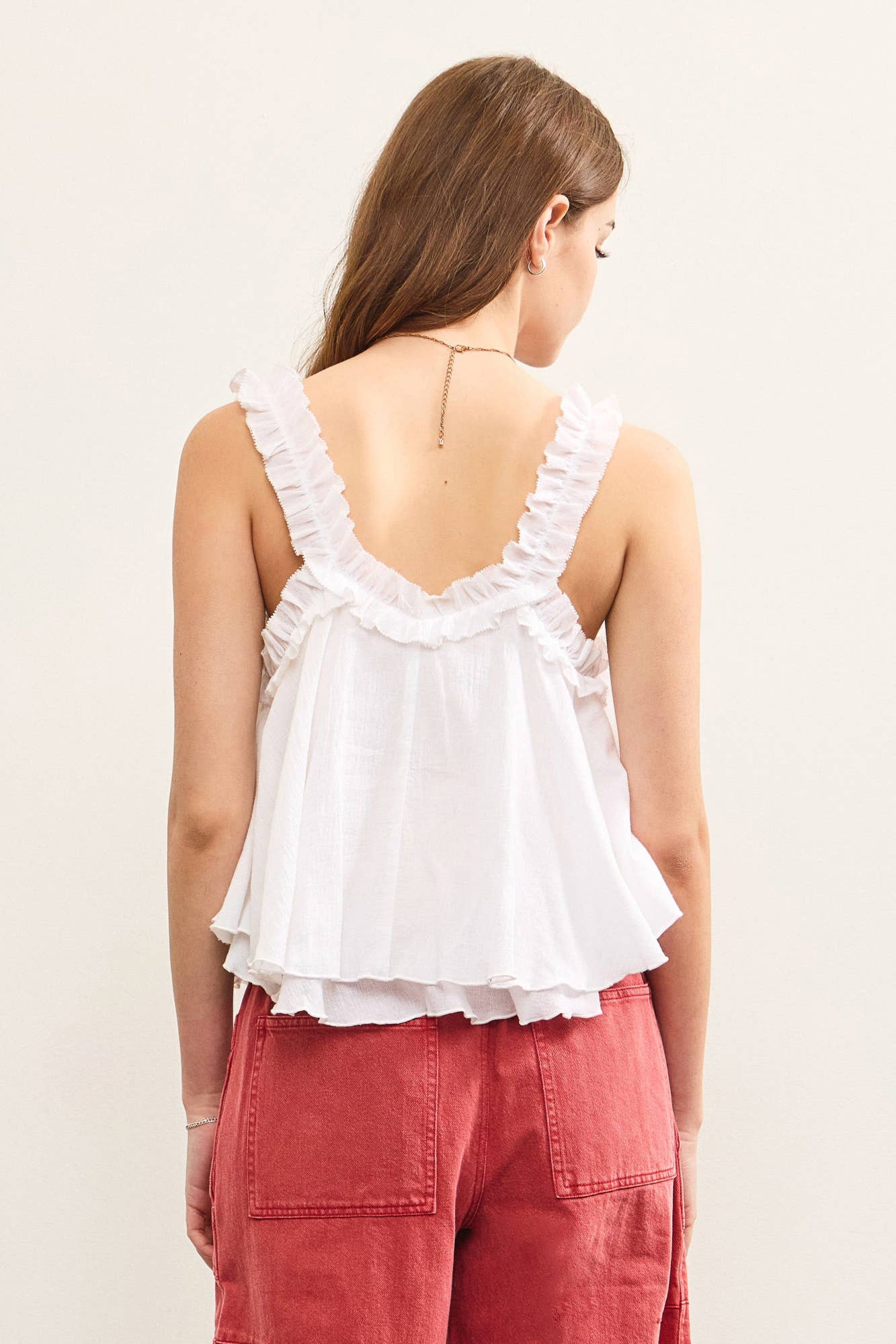 GATHERED RUFFLE STRAP V NECK TOP: White / S