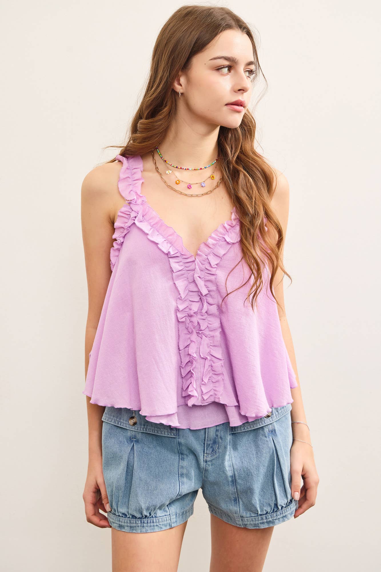 GATHERED RUFFLE STRAP V NECK TOP: White / S